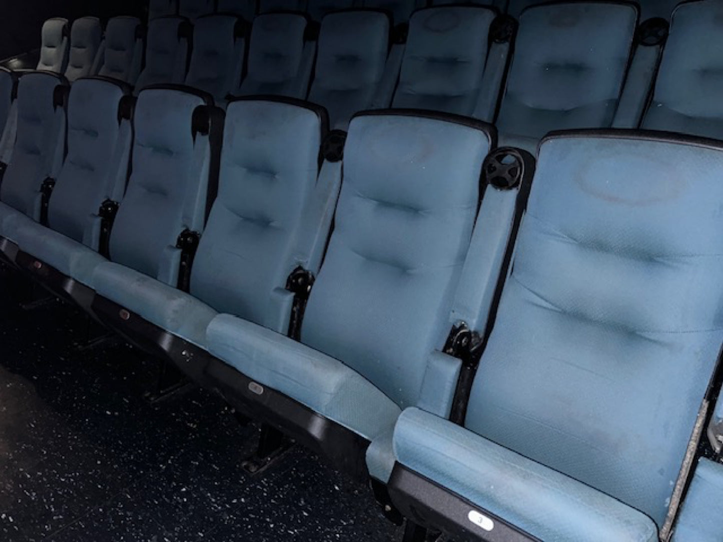 1,000 used THEATER SEATING Cinema Movie auditorium chairs seats $22 each