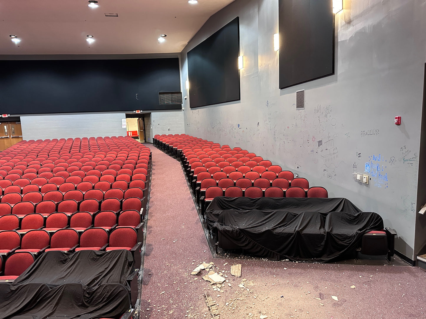 475 Red used THEATER SEATING Auditorium / Movie cinema church chairs seats $20 each