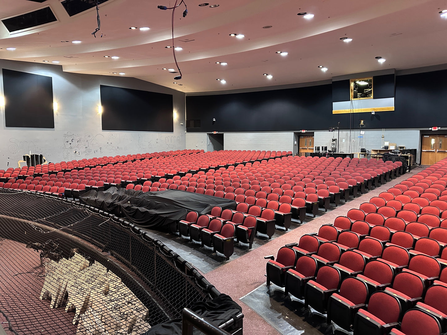 475 Red used THEATER SEATING Auditorium / Movie cinema church chairs seats $20 each